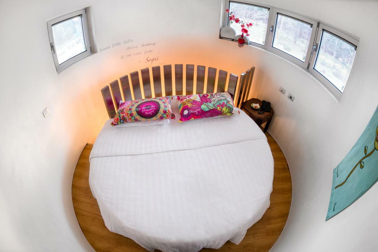 Le Pinete Design Bed And Breakfast Viggiu Bagian luar foto